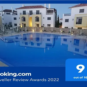 O Pomar, Large 2 Bedroom With A Short Distance To The Ocean Apartamento